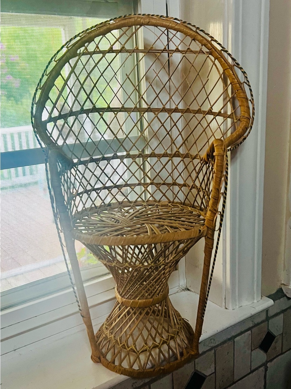 Vintage Wicker Peacock-Style Rattan Chair in Natural Brown
